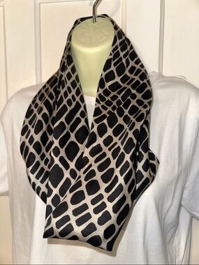 Vtg  Scarves by Vera Black & Tan Abstract Graphic Print Silk Infinity Scarf